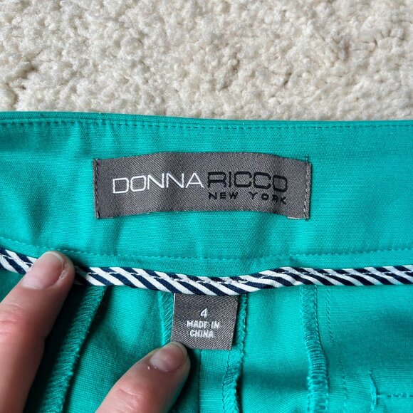 SOLD: Lady's Crop Pants - Summery Green - Size 4, Excellent Condition - Picture 3 of 5